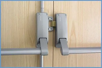 East Meadow Locksmith Service East Meadow, NY 516-962-5698 - 17a-push-bars